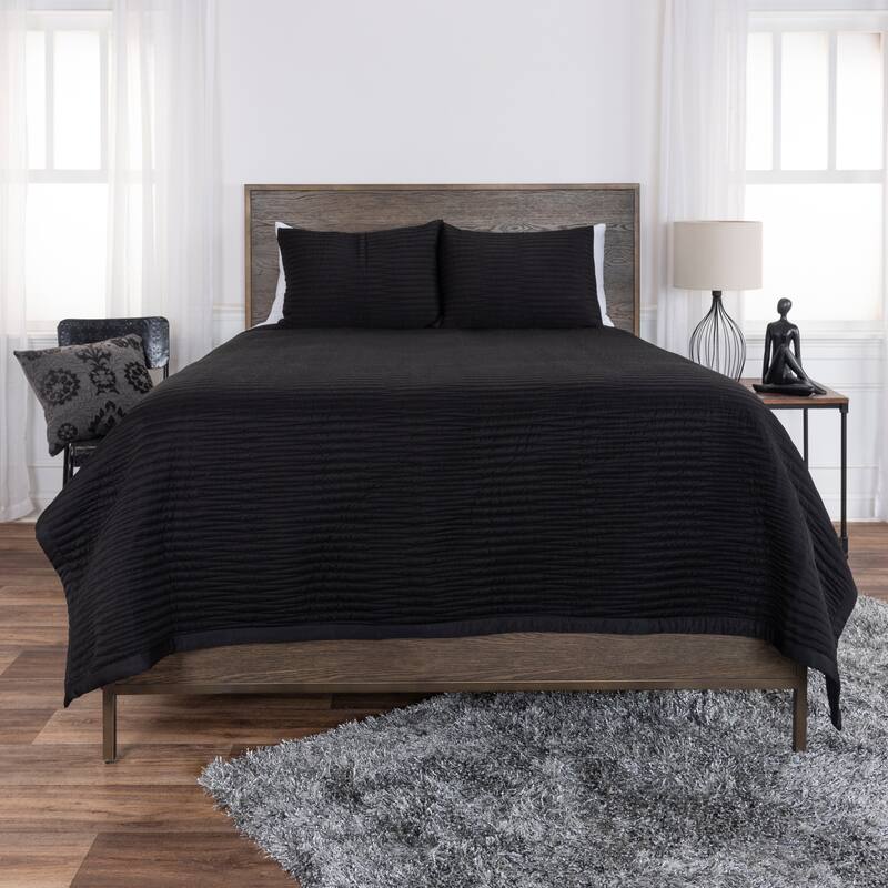 Blackberry Grove Parker Wave Pattern 3-Piece Quilt Set - Black - Queen