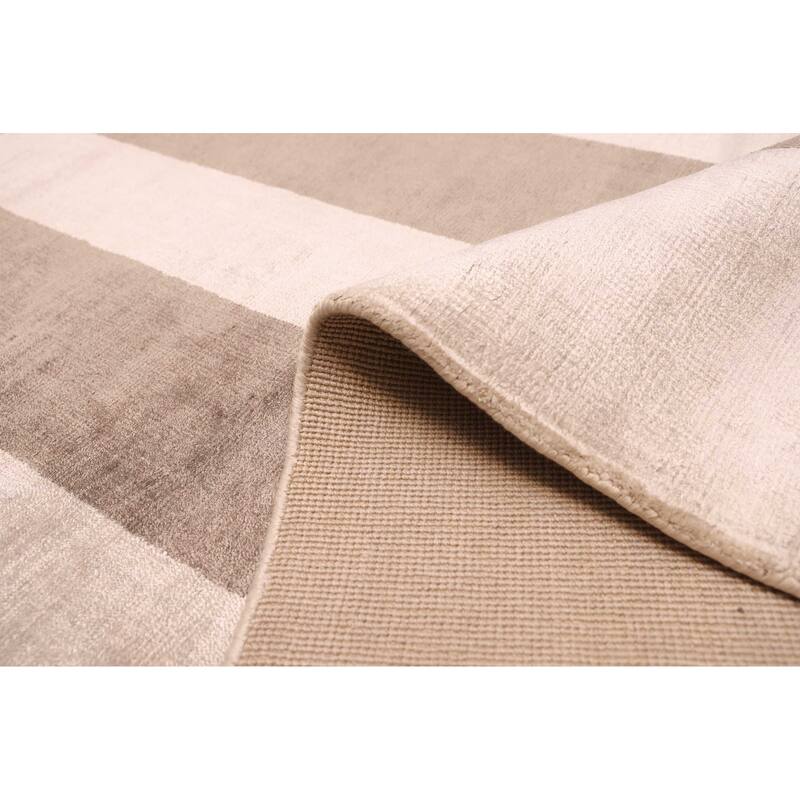 ECARPETGALLERY Hand Loomed Loreto Ivory Viscose Rug - 5'4 x 7'7