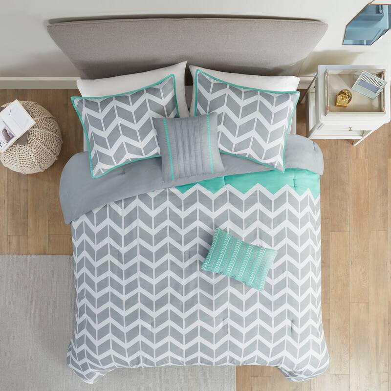 Elle Chevron 5-piece Comforter Set by Intelligent Design