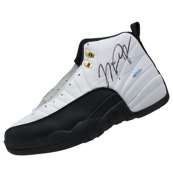 black michael jordan shoes