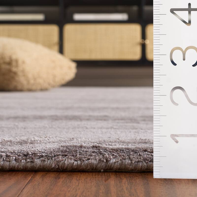 SAFAVIEH Handmade Mirage Liuda Modern Abstract Viscose Rug