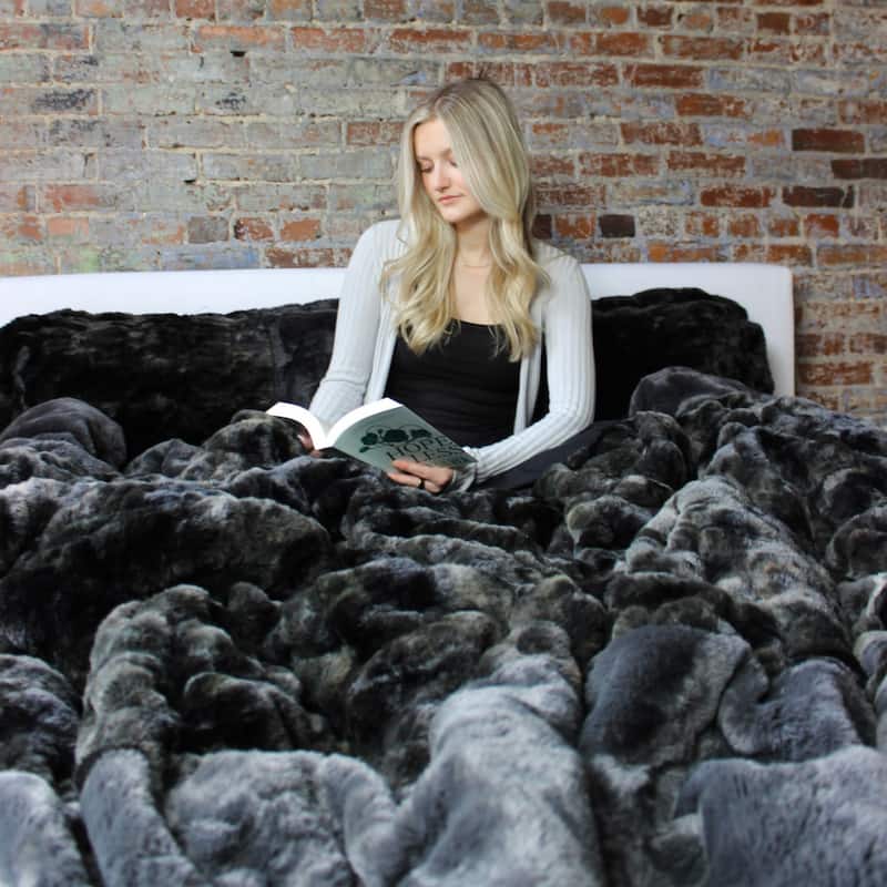 Badland Wolf - Coma Inducer® Oversized Comforter Set - Black Night