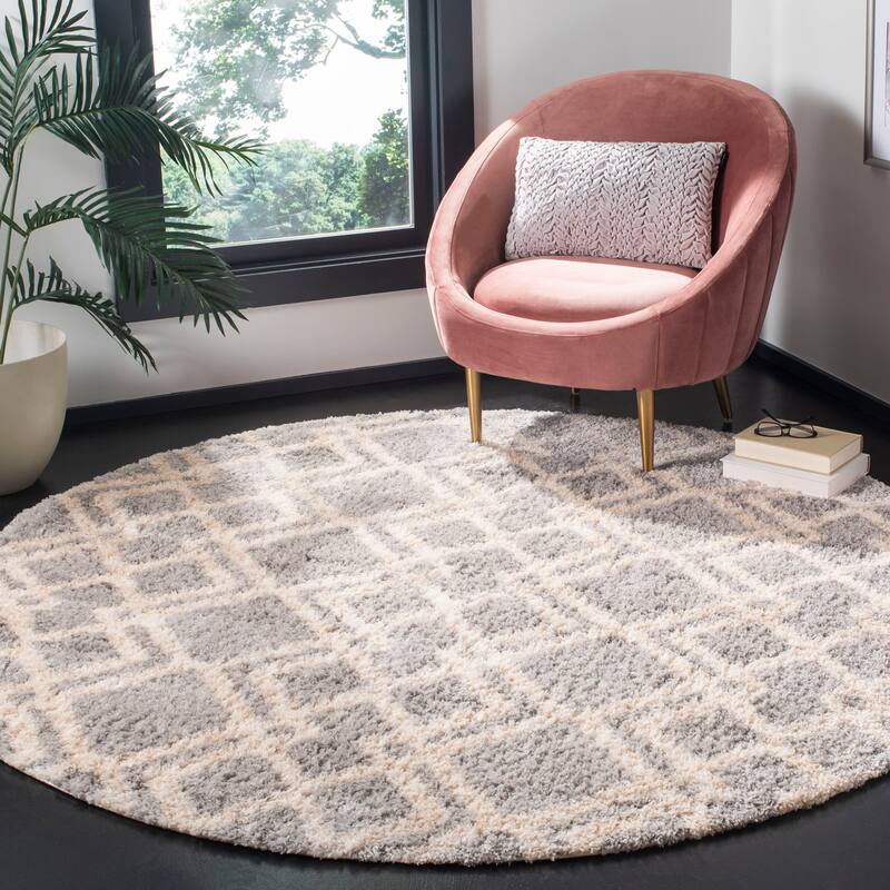 SAFAVIEH Berber Shag Joella Moroccan 1.2-inch Thick Rug - 6'7" Round - Grey/Cream - Round