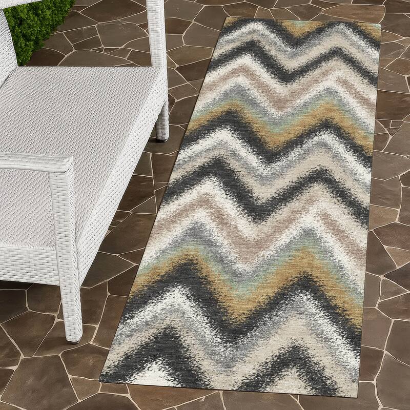 Machine Washable Indoor/ Outdoor Modern Chevron Chantille Rug - Charcoal - 2'3" x 7'6"