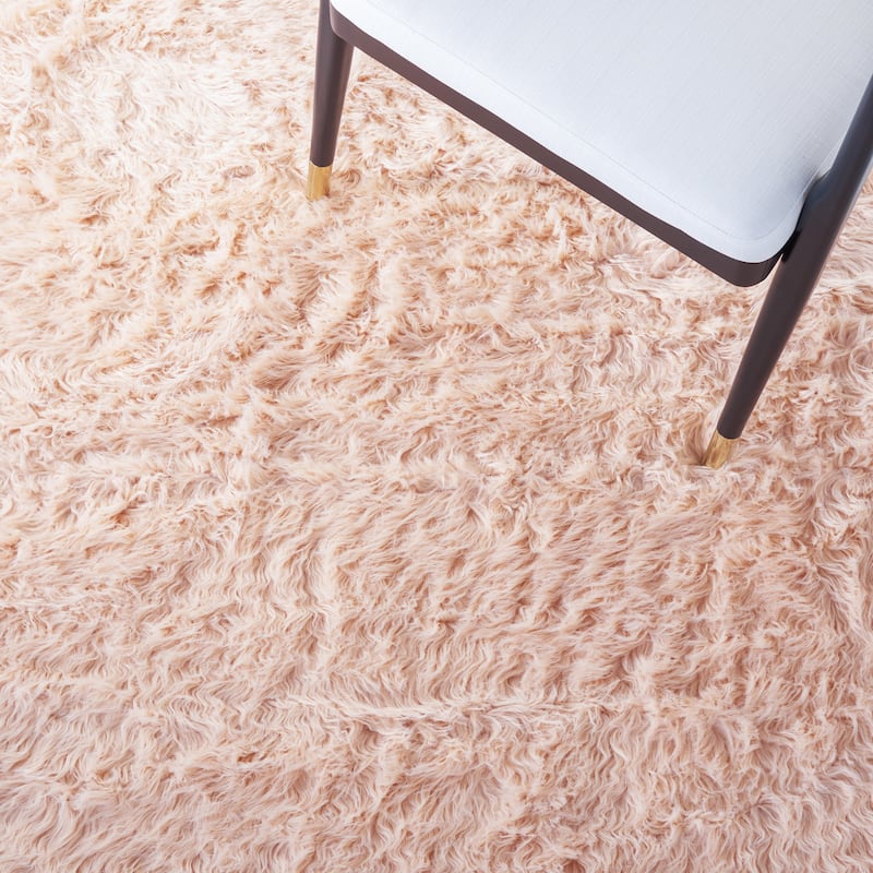 SAFAVIEH, Faux Sheep Idith Shona 2.4-inch Thick Rug