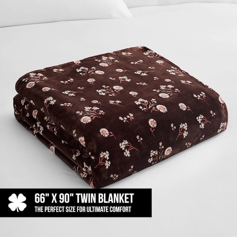 Lucky Brand Daisy Plush Throw Blanket