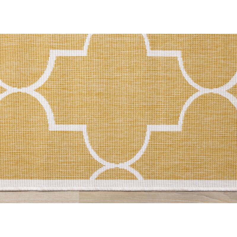 Yellow White Reversible Geometric Indoor/Outdoor Area Rug