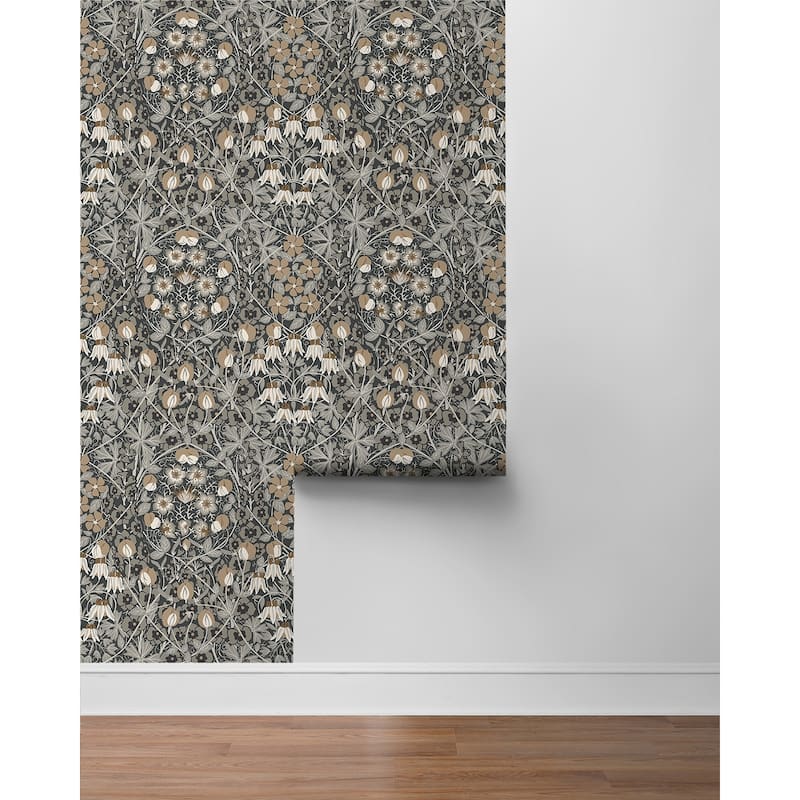 Seabrook Designs Tulip Garden Prepasted Wallpaper