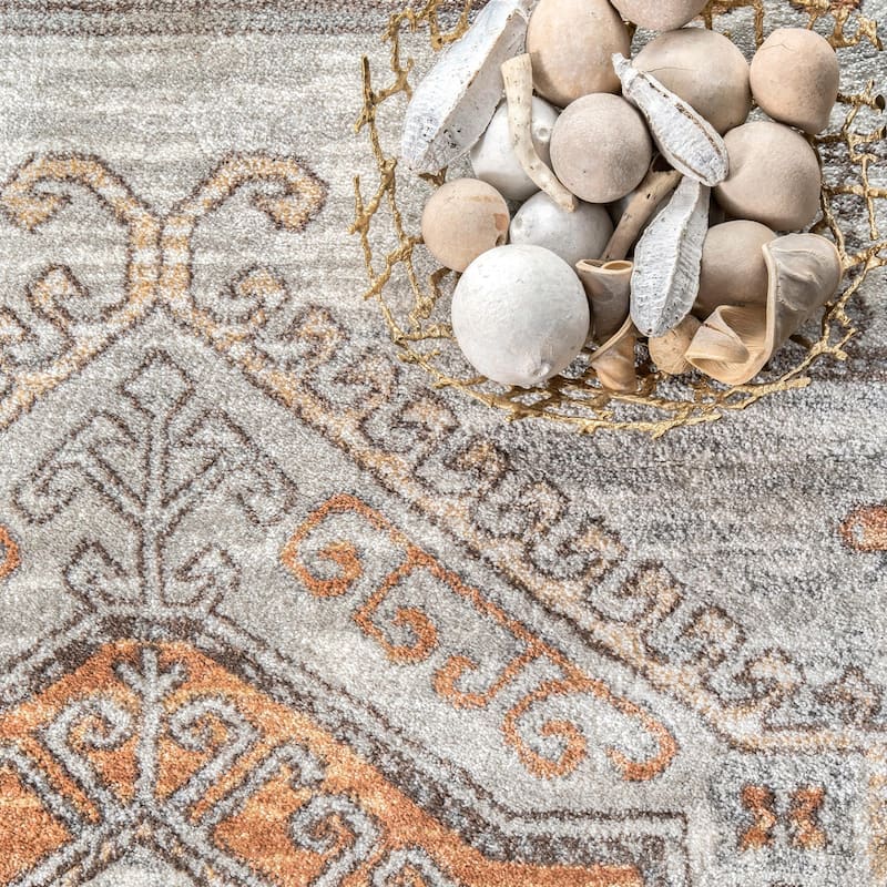Nuloom Transitional Vintage Ella Ornamental Pyramid Tribal Area Rug