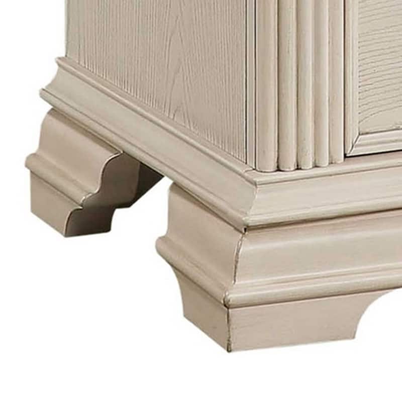 Akia 28 Inch Traditional 3 Drawer Nightstand, Metal Knobs, Crisp White