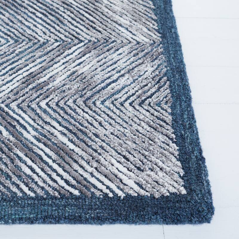 SAFAVIEH Handmade Soho Danae Viscose & Wool Rug