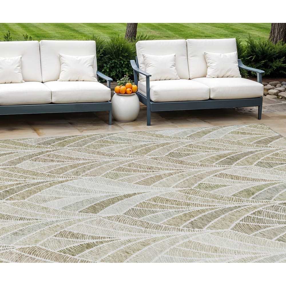 HomeRoots Geometric Transitional Rectangle Outdoor Rug