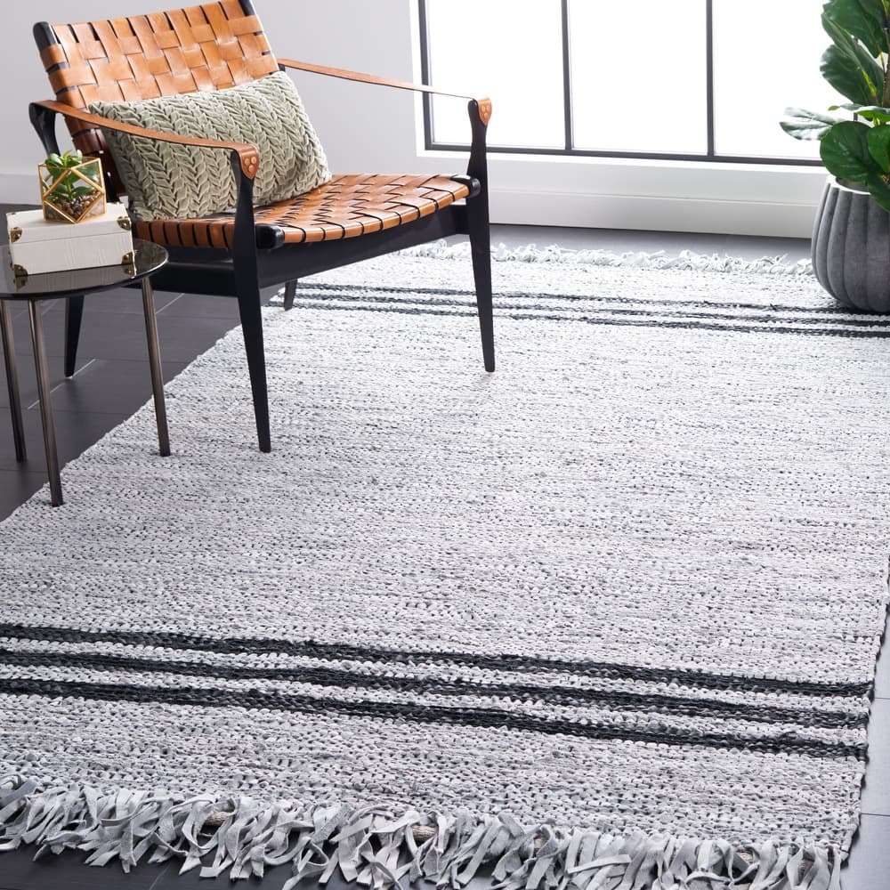 SAFAVIEH Handmade Vintage Leather Brandi Modern Rug