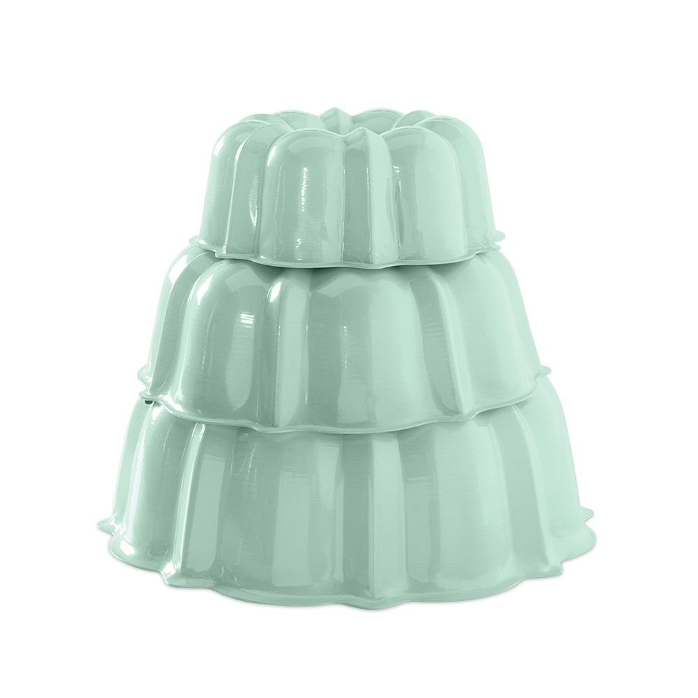 https://ak1.ostkcdn.com/images/products/is/images/direct/804a87fbdcd4f89b8ae71407bafb73ad448f6ab0/Nordic-Ware-3-Piece-Tiered-Bundt%C2%AE-Set-3%2C6%2C12-Cup.jpg