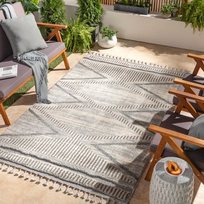 Livabliss Storrs Geometric Bohemian Area Rug