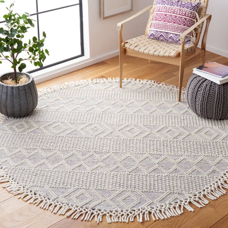 SAFAVIEH Handmade Vermont Corrina Boho Wool Fringe Rug - 6' Round - Ivory/Blue