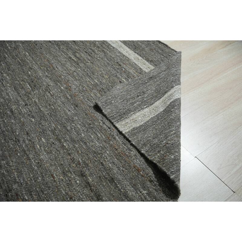 Gray Hand-Woven Wool Contemporary Natural Wool Flat Area Rug - Modern Elegance and Timeless Craftsmanship
