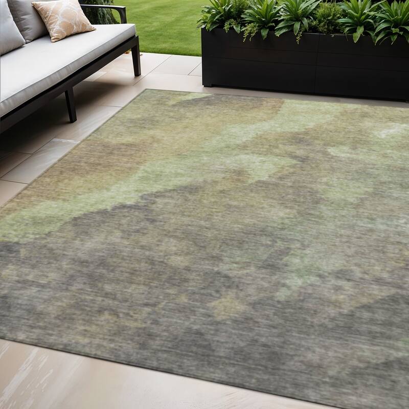HomeRoots Abstract Transitional Rectangle Outdoor Rug - 5' X 8'