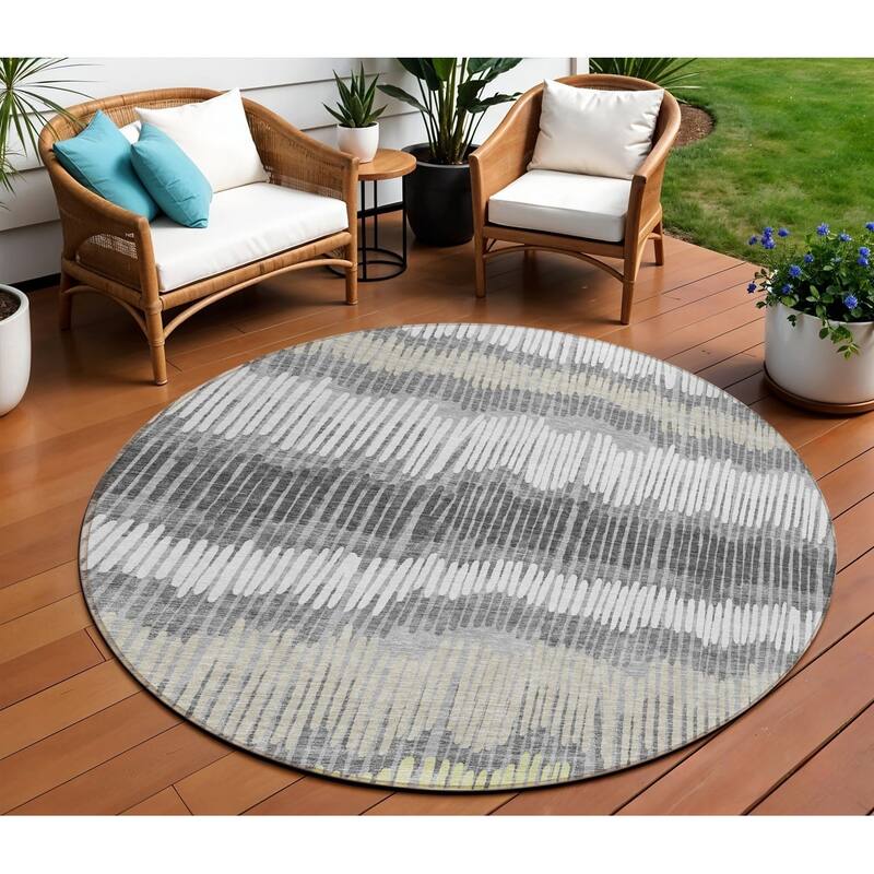 HomeRoots Striped Transitional Rectangle Outdoor Rug - 8' Round