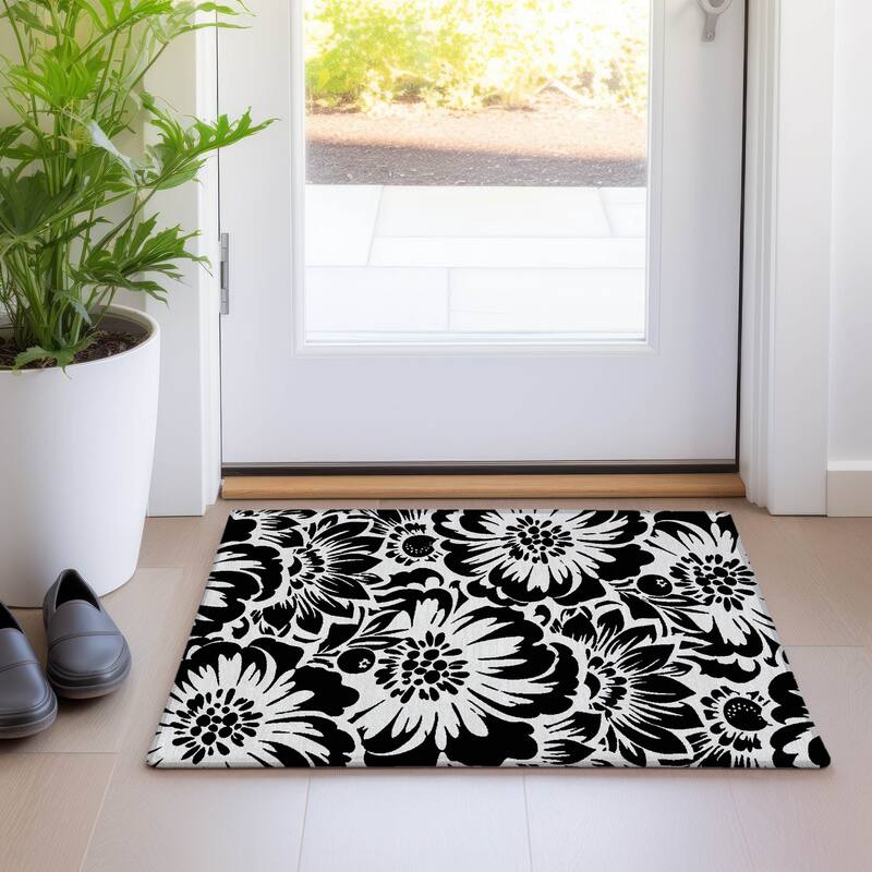 Machine Washable Indoor/ Outdoor Whimsy Floral Chantille Rug - Black - 1'8" x 2'6"