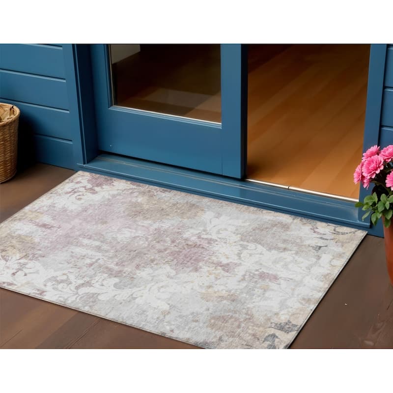 HomeRoots Damask Transitional Rectangle Outdoor Rug - 3' x 5'