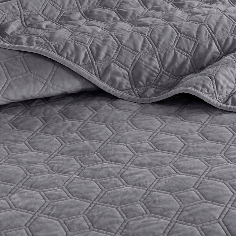 Madison Park Emery 3 Piece Velvet Quilt Set