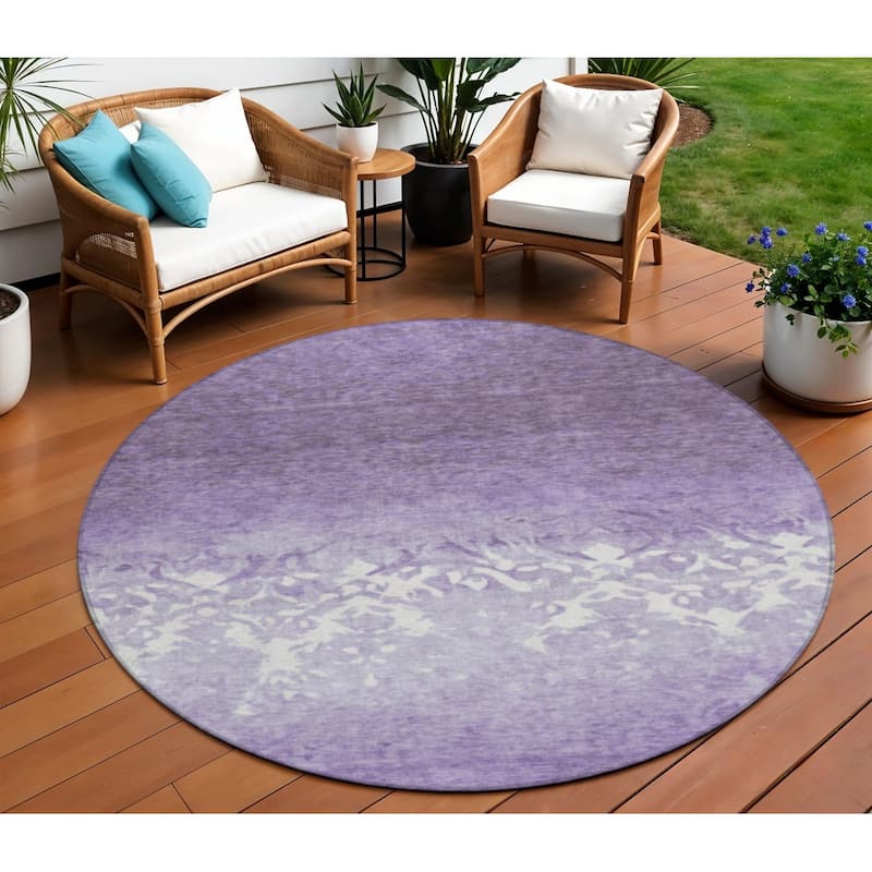 HomeRoots Damask Transitional Rectangle Outdoor Rug - 8' Round