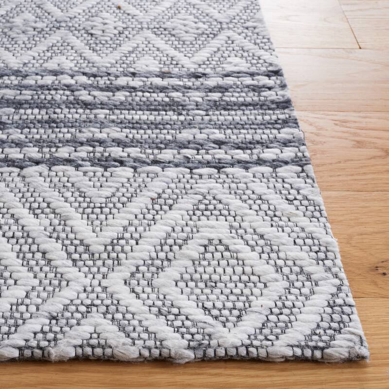 SAFAVIEH Handmade Marbella Hanadi Wool Rug - 8' x 10' - Ivory/Grey