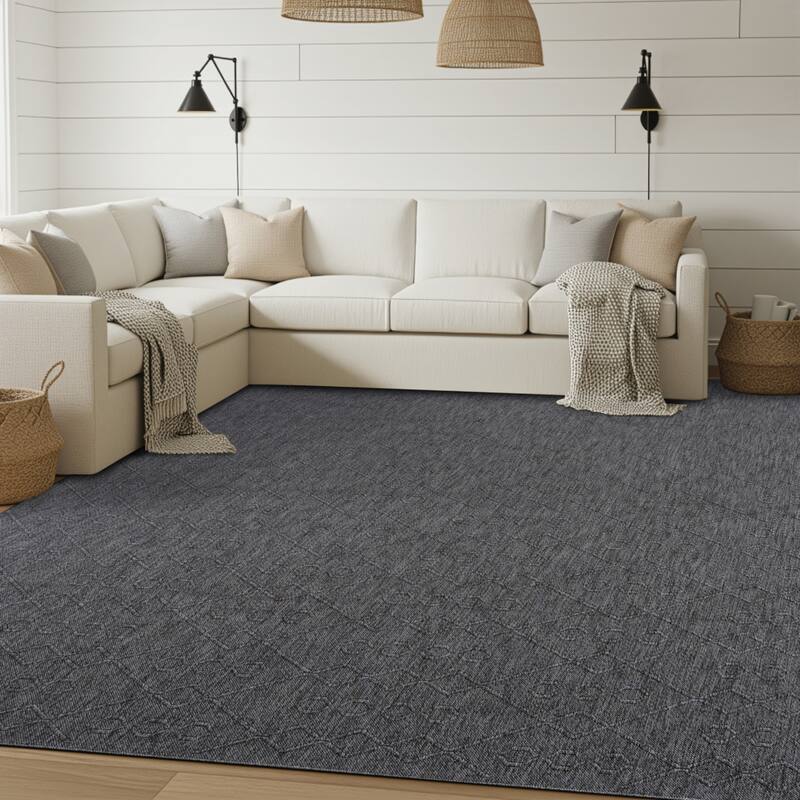 Alameda Solid Color Geometric Machine Washable Indoor Area Rug