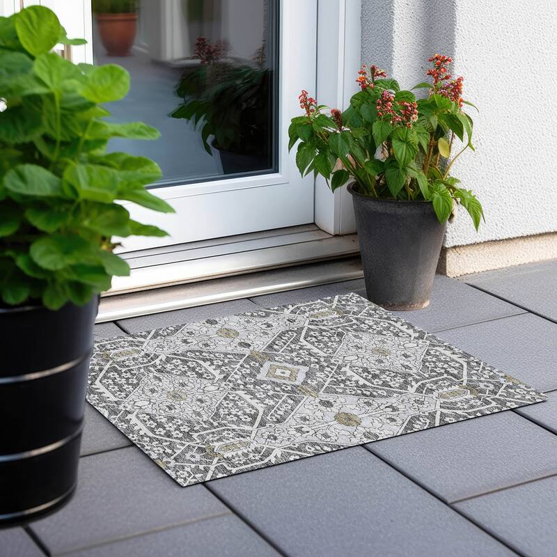 Machine Washable Indoor/ Outdoor Chantille Traditional Rug - Charcoal - 1'8" x 2'6"