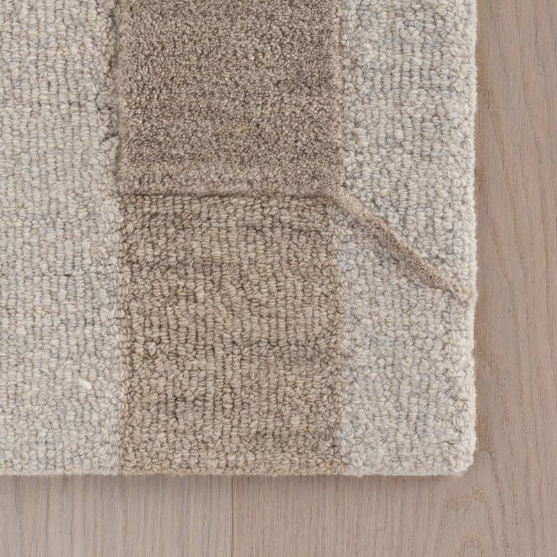 Nuloom Lucienne Vail Geometric Wool Rug