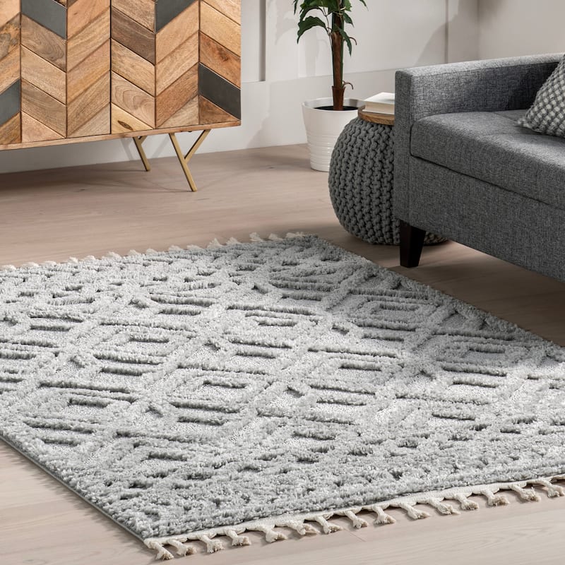 Nuloom Akia Lattice High/Low Tassel Area Rug