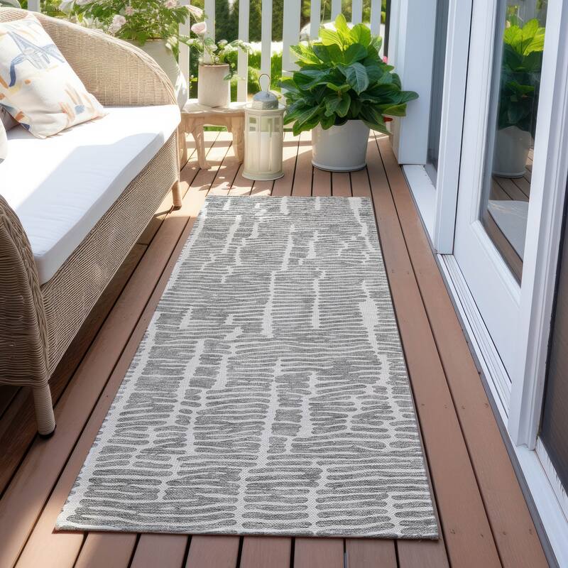 Machine Washable Indoor/ Outdoor Chantille Modern Abstract Rug - Gray - 2'3" x 7'6"