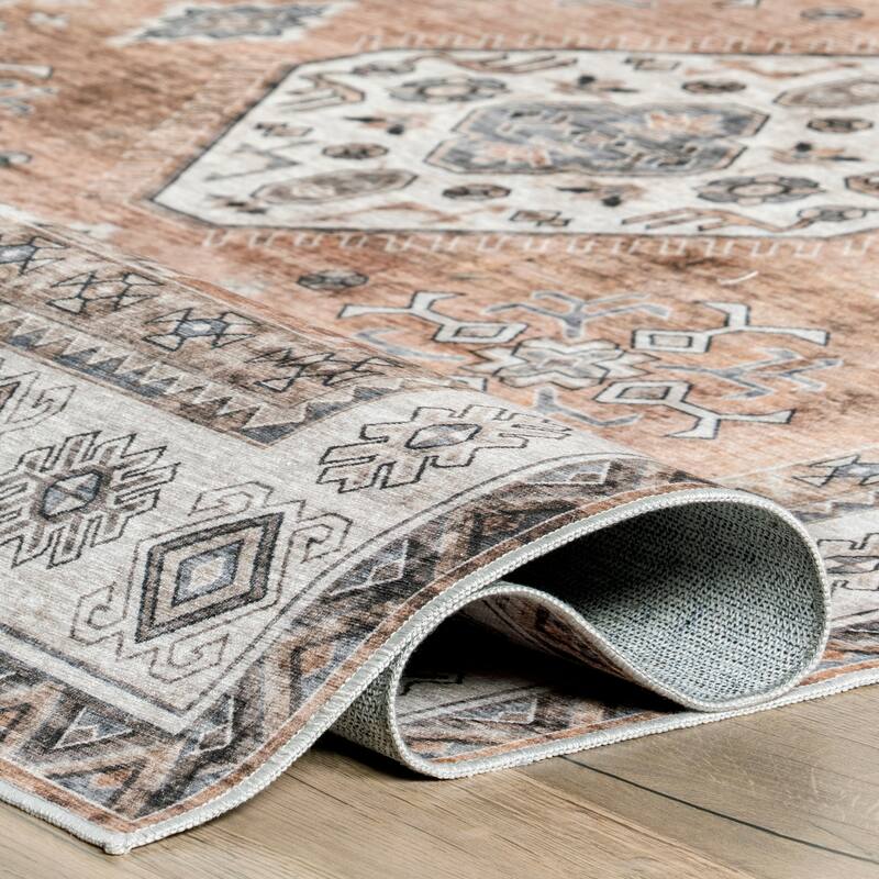 Nuloom Evelina Traditional SplashGuard Machine Washable Area Rug