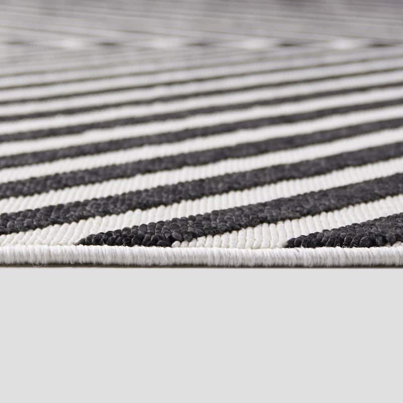Issei Modern Striped Indoor/Outdoor Area Rug