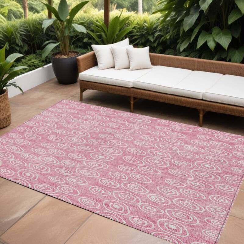 HomeRoots Geometric Transitional Rectangle Outdoor Rug - 10' X 14'