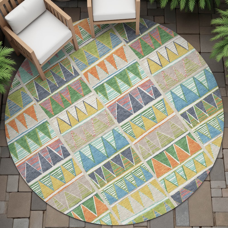 Machine Washable Indoor/Outdoor Casual Pennant Chantille Rug - Beige - 8' x 8'