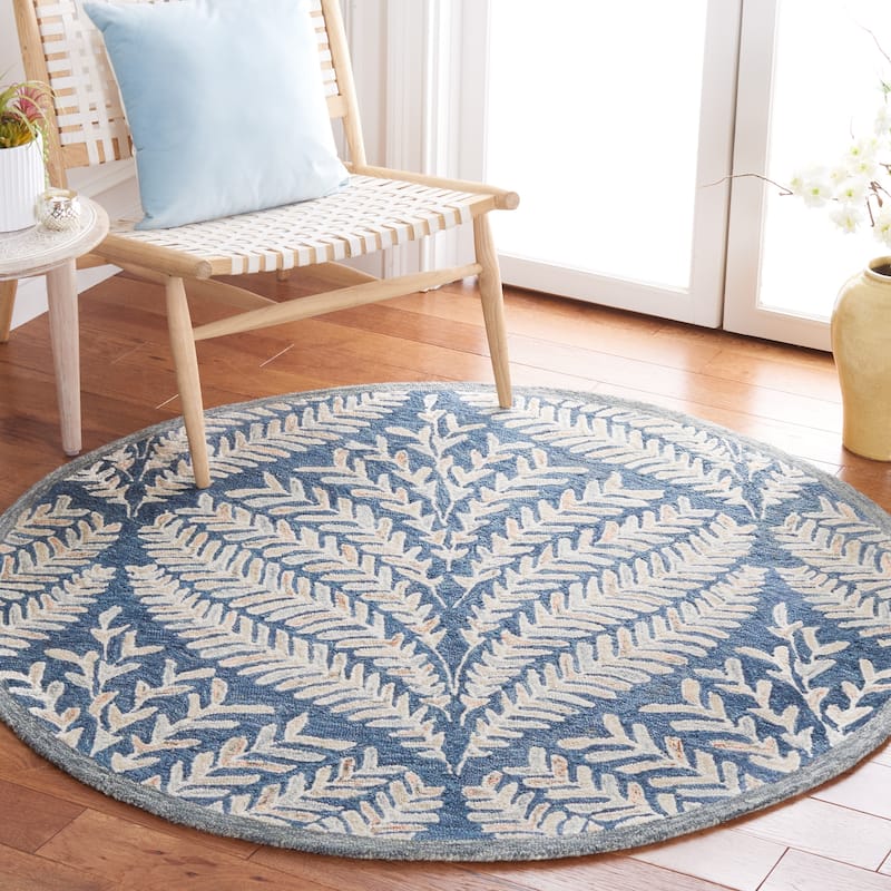 SAFAVIEH Handmade Capri Ilianka Wool Rug - 5' Round - Grey/Ivory - Round