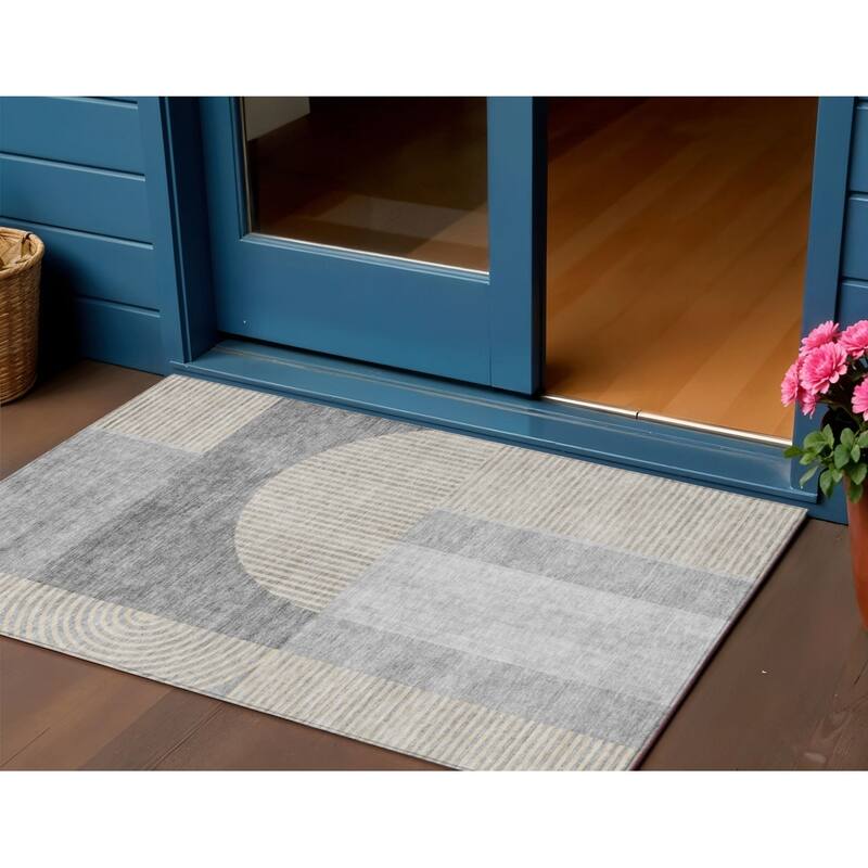 HomeRoots Geometric Transitional Rectangle Outdoor Rug - 3' x 5'