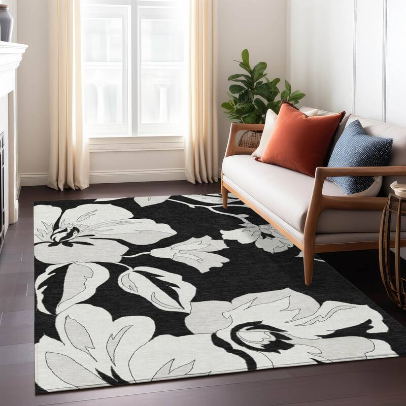 Machine Washable Indoor/ Outdoor Chantille Floral Rug