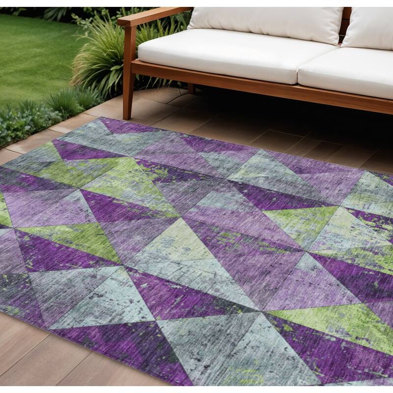 HomeRoots Geometric Transitional Rectangle Outdoor Rug - 10' X 14'