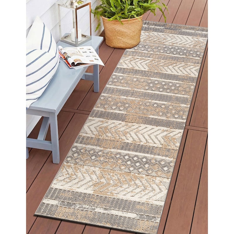 World Rug Gallery Distressed Geometric Indoor/Outdoor Area Rug - 2' 7" x 6' - Beige