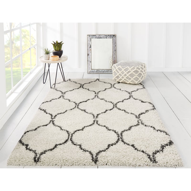 Momeni Maya Contemporary Geometric Area Rug.