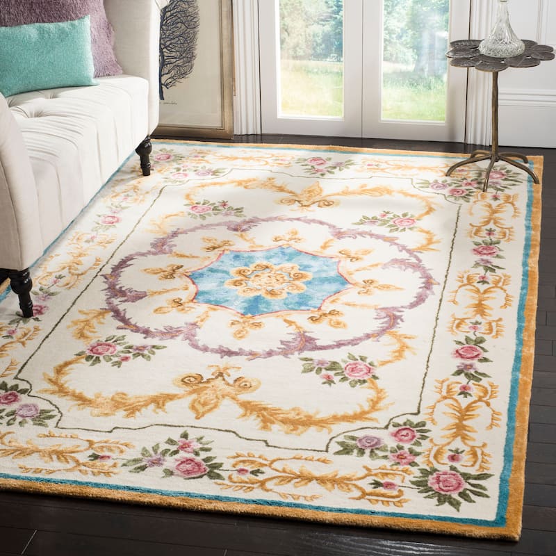 SAFAVIEH Handmade Savonnerie Nabihah Traditional Oriental Wool Rug