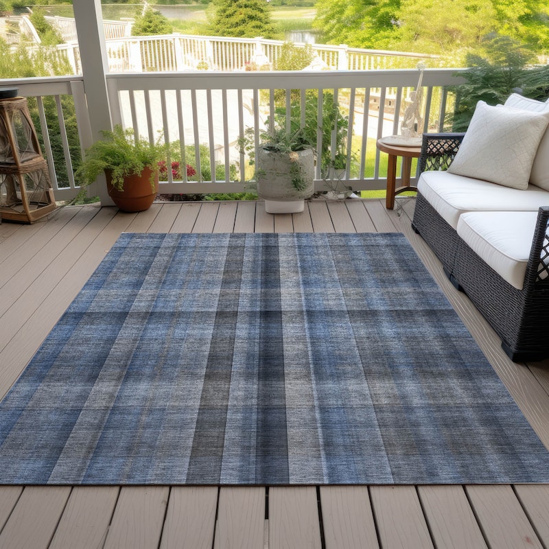 Machine Washable Indoor/ Outdoor Modern Plaid Chantille Rug