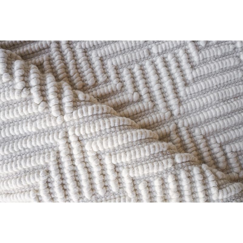 EXQUISITE RUGS Manzoni Hand-loomed New Zealand Wool Ivory Area Rug.