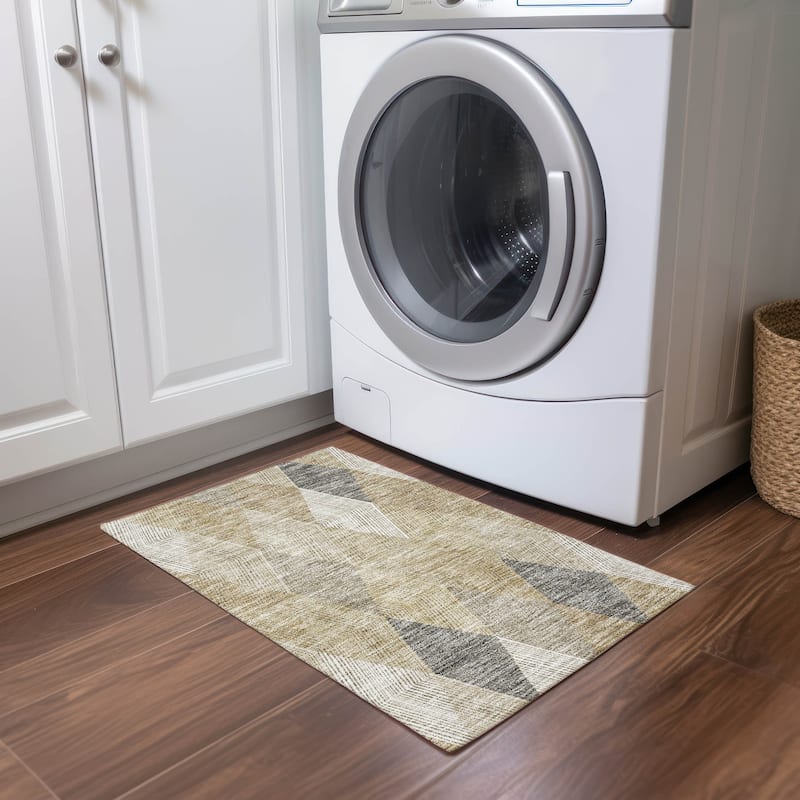 Machine Washable Indoor/ Outdoor Diamond Stripes Chantille Rug