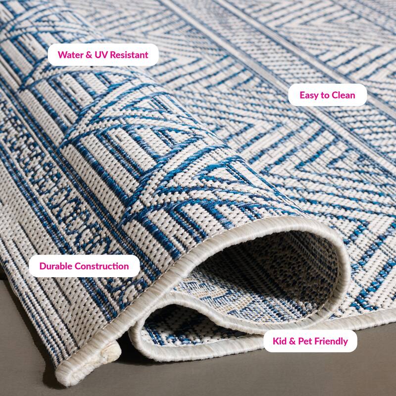 SAFAVIEH Courtyard Rozenn Indoor/ Outdoor Waterproof Patio Backyard Rug