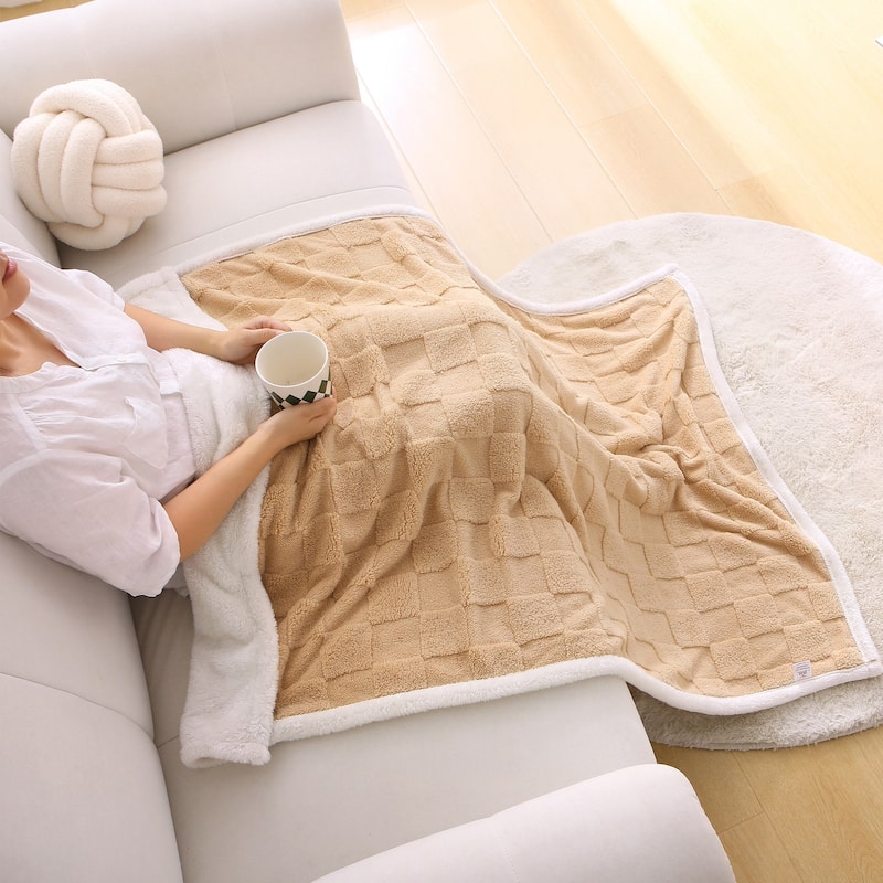 Jacquard Checkered Fluffy Flannel Fleece Blanket