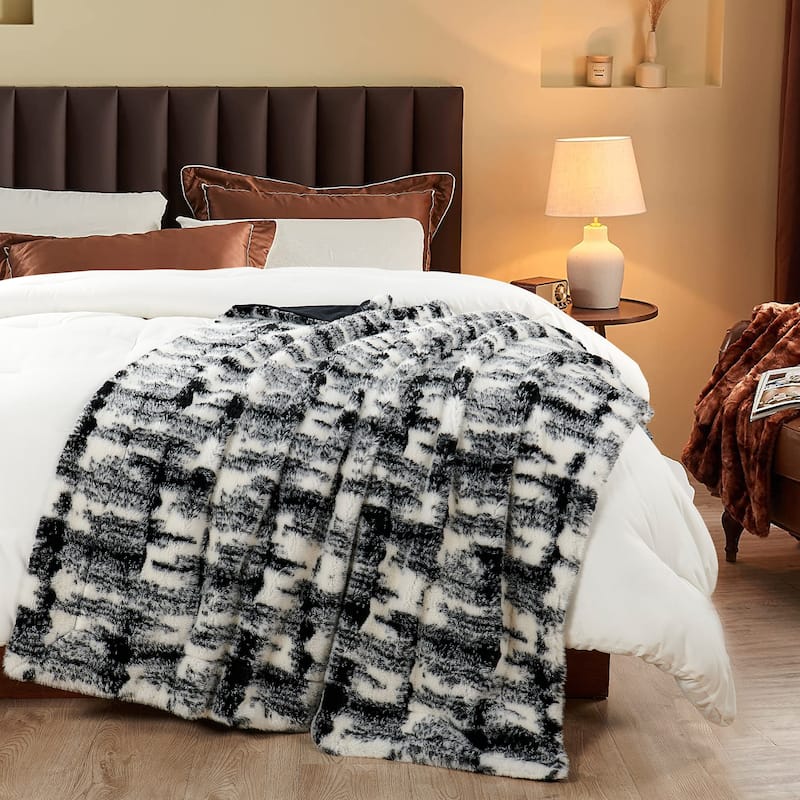 Home Soft Things Two Tone Artistic FauxFur Throw Black White Blanket
